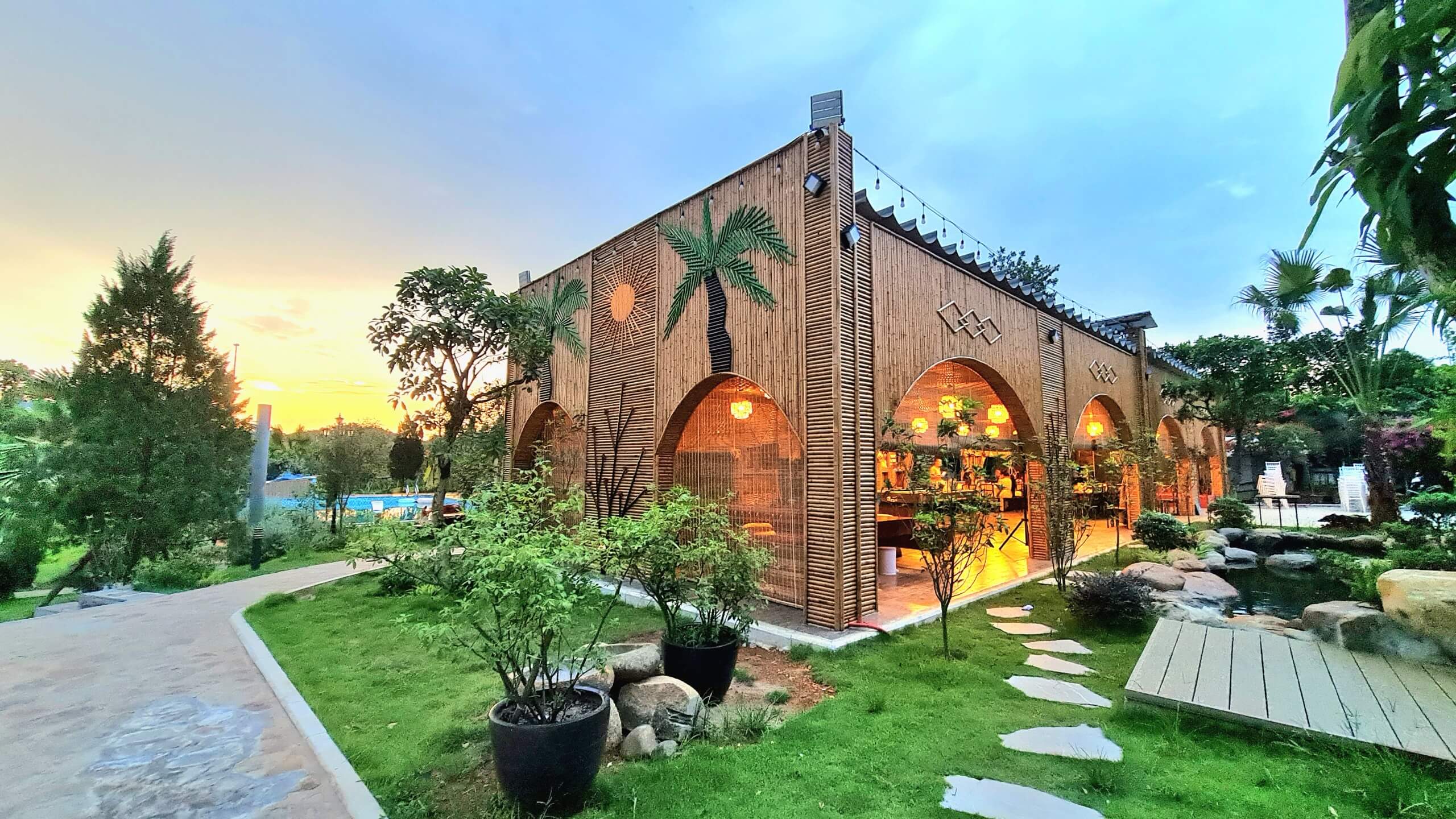 Nhà Hàng - Ẩm Thực